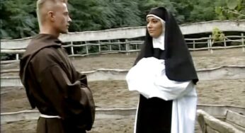 Rahibeleri kilisede sırayla sikip günahlarına ortak oluyorlar